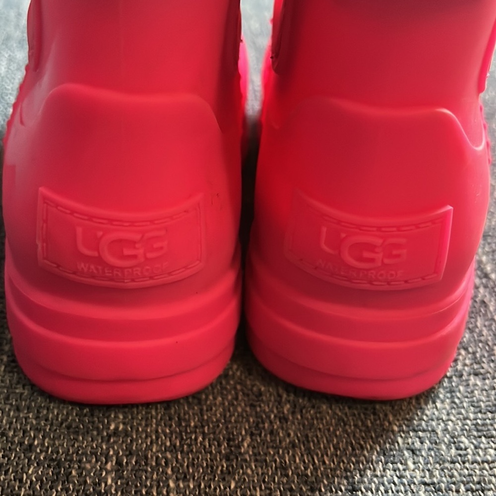 UGG Toddler Droplet Mid Pink Rain Boots - Picture 6 of 11